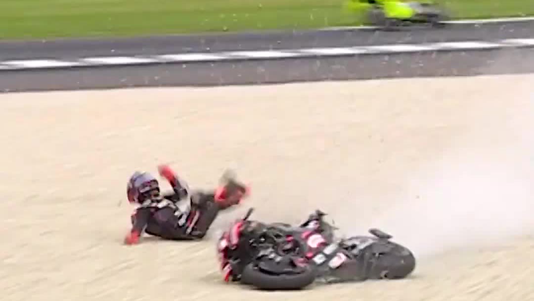 La caída de Jorge Martín en la sprint de Phillip Island